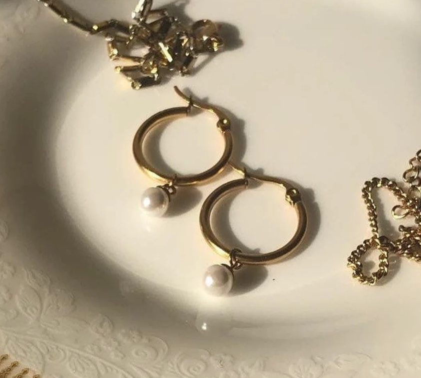 Minimal Gold Hoop Pearl Earrings